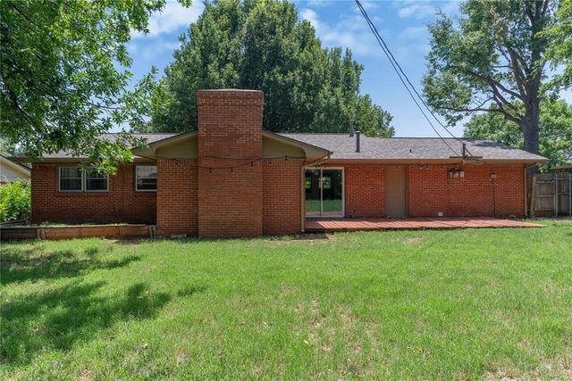 2617 Chaucer Drive, Oklahoma City, OK 73120