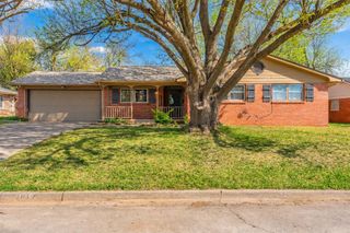 2617 Chaucer Drive, Oklahoma City, OK 73120