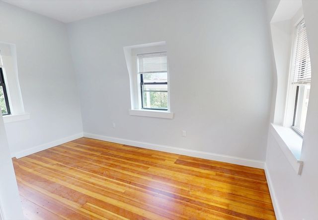 14 King St 3, Boston, MA 02122
