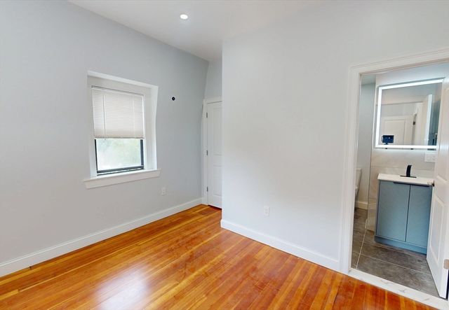 14 King St 3, Boston, MA 02122