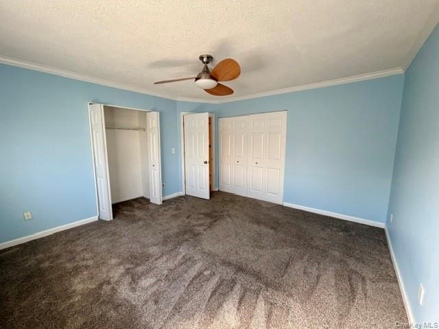56 pointe cir s, Coram, NY 11727