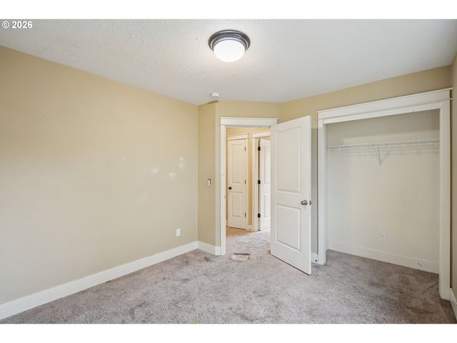 1055 Se MILLRIGHT Ave, Mc Minnville, OR 97128