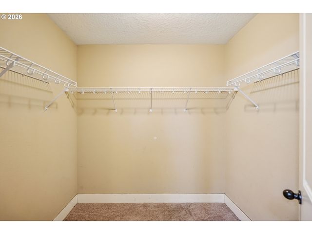 1055 Se MILLRIGHT Ave, Mc Minnville, OR 97128