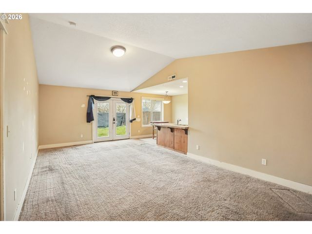 1055 Se MILLRIGHT Ave, Mc Minnville, OR 97128