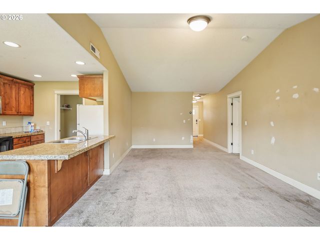 1055 Se MILLRIGHT Ave, Mc Minnville, OR 97128
