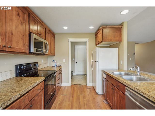 1055 Se MILLRIGHT Ave, Mc Minnville, OR 97128