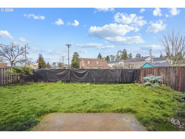 1055 Se MILLRIGHT Ave, Mc Minnville, OR 97128
