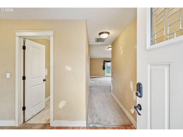 1055 Se MILLRIGHT Ave, Mc Minnville, OR 97128
