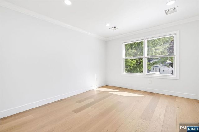 110 Central Avenue, Rochelle Park, NJ 07662
