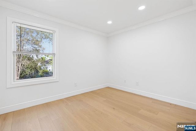 110 Central Avenue, Rochelle Park, NJ 07662