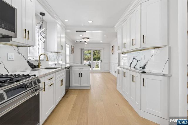 110 Central Avenue, Rochelle Park, NJ 07662