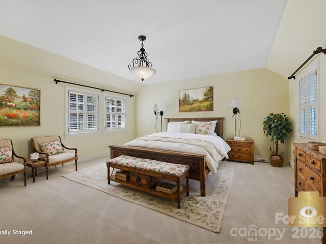 2035 Pinewood Circle, Charlotte, NC 28211