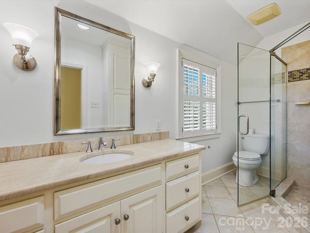 2035 Pinewood Circle, Charlotte, NC 28211