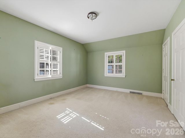 2035 Pinewood Circle, Charlotte, NC 28211