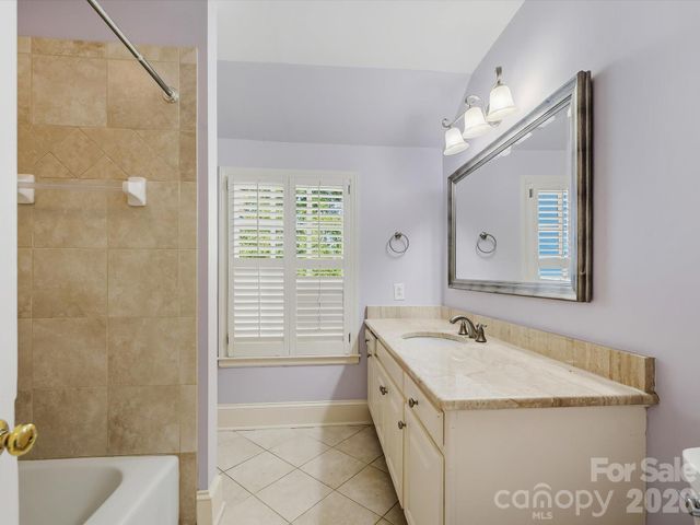2035 Pinewood Circle, Charlotte, NC 28211