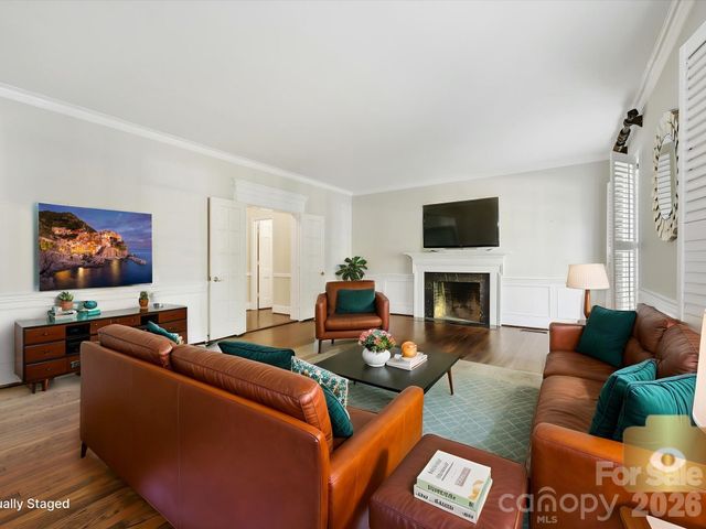 2035 Pinewood Circle, Charlotte, NC 28211