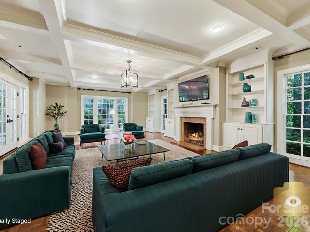 2035 Pinewood Circle, Charlotte, NC 28211