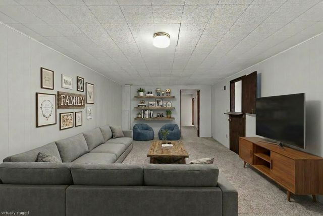 7432 Idaho Avenue N, Brooklyn Park, MN 55428