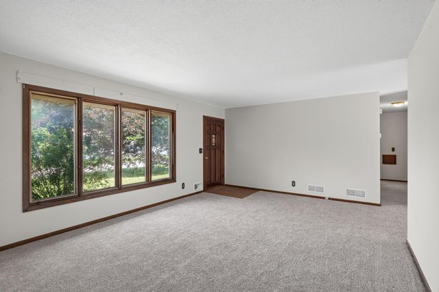 7432 Idaho Avenue N, Brooklyn Park, MN 55428