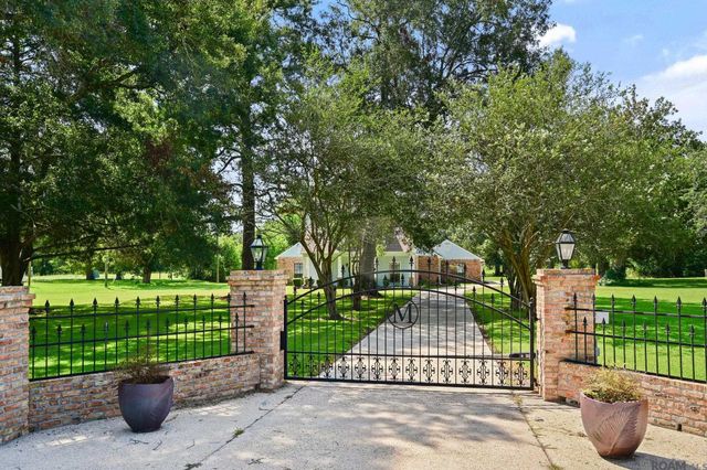13616 Denham Rd, Central, LA 70818