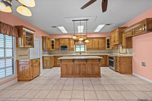 13616 Denham Rd, Central, LA 70818