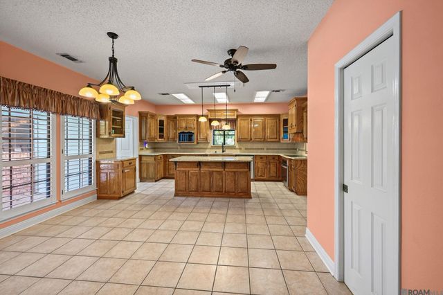 13616 Denham Rd, Central, LA 70818