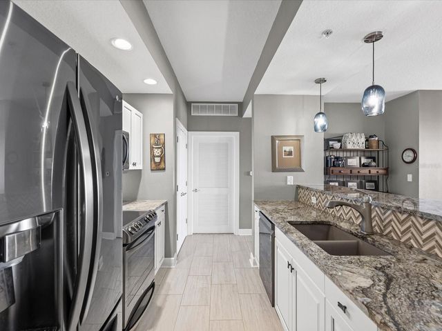 628 CLEVELAND STREET 1011, Clearwater, FL 33755