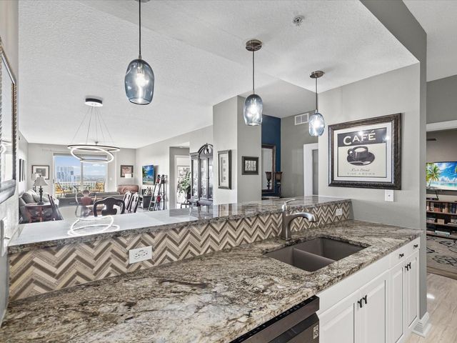 628 CLEVELAND STREET 1011, Clearwater, FL 33755