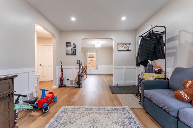 3227 Harrison Avenue, Brookfield, IL 60513