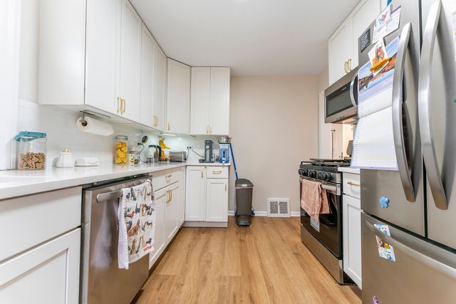 3227 Harrison Avenue, Brookfield, IL 60513