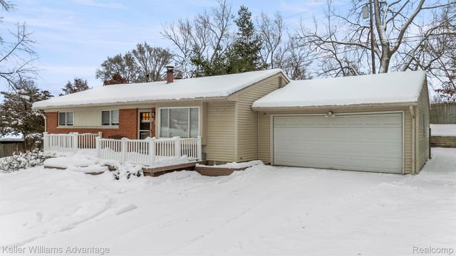 311 Teelin Drive, Oxford Charter Township, MI 48371