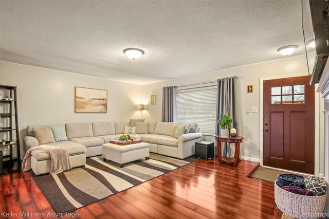 311 Teelin Drive, Oxford Charter Township, MI 48371