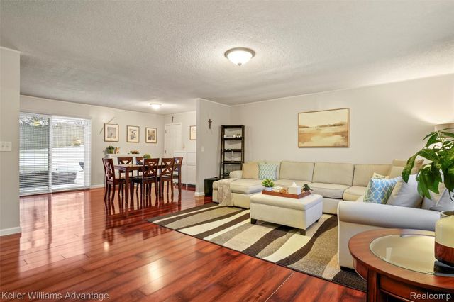 311 Teelin Drive, Oxford Charter Township, MI 48371