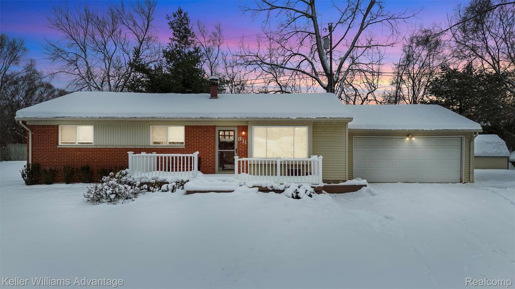 311 Teelin Drive, Oxford Charter Township, MI 48371