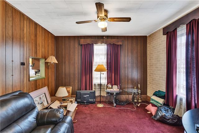 733 N Warren Ave, Apollo Boro, PA 15613