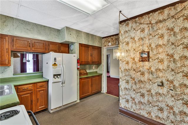 733 N Warren Ave, Apollo Boro, PA 15613