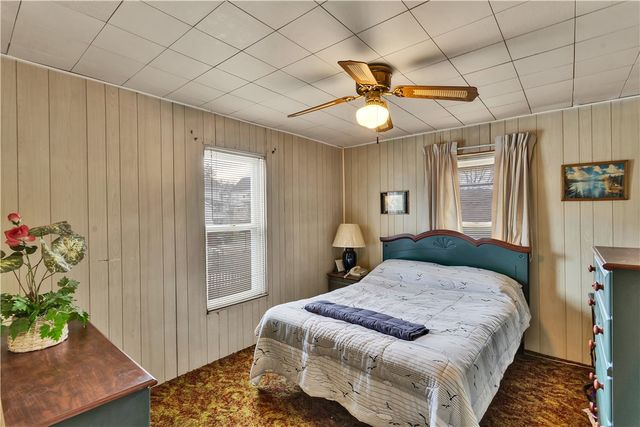 733 N Warren Ave, Apollo Boro, PA 15613