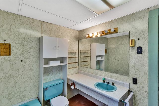 733 N Warren Ave, Apollo Boro, PA 15613