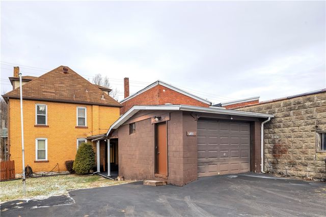 733 N Warren Ave, Apollo Boro, PA 15613