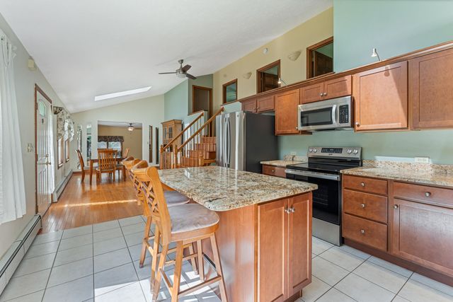 9 Mountain View Drive, Hudson, NH 03051