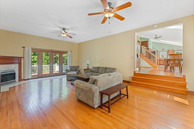 9 Mountain View Drive, Hudson, NH 03051