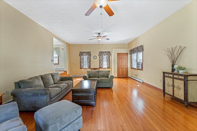 9 Mountain View Drive, Hudson, NH 03051