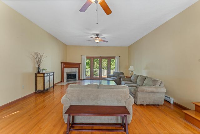 9 Mountain View Drive, Hudson, NH 03051