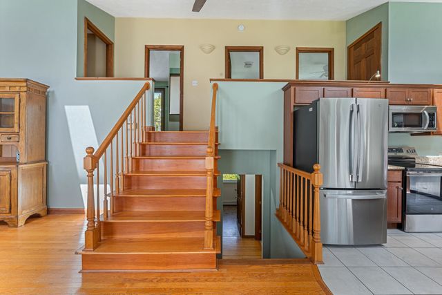 9 Mountain View Drive, Hudson, NH 03051