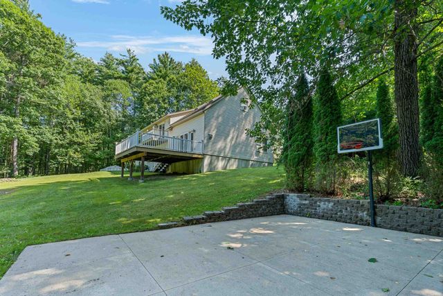 9 Mountain View Drive, Hudson, NH 03051