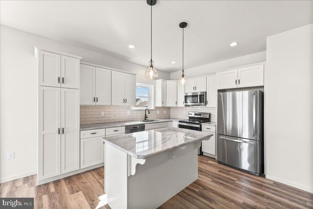 245 FLINTWOOD DR, Oxford, PA 19363