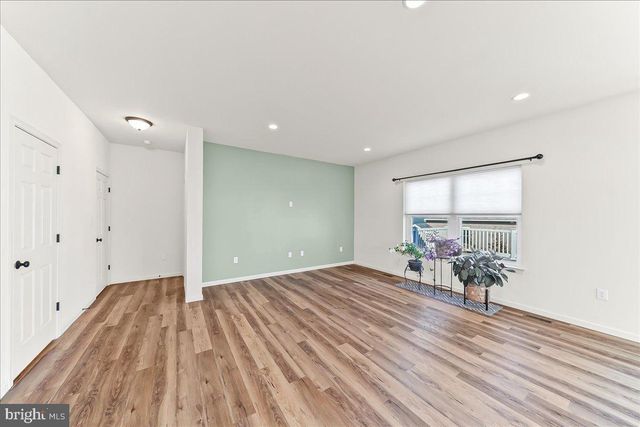 245 FLINTWOOD DR, Oxford, PA 19363