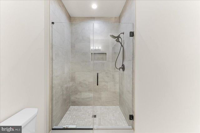 245 FLINTWOOD DR, Oxford, PA 19363