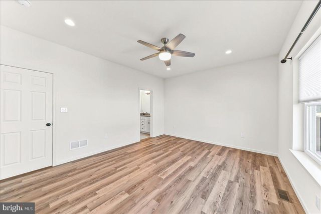 245 FLINTWOOD DR, Oxford, PA 19363