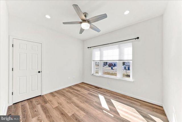 245 FLINTWOOD DR, Oxford, PA 19363